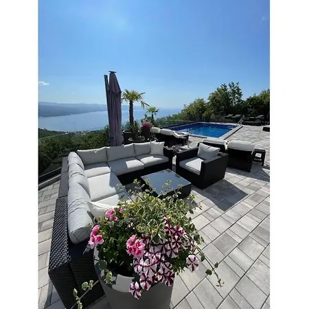White Pearl Diamond Opatija