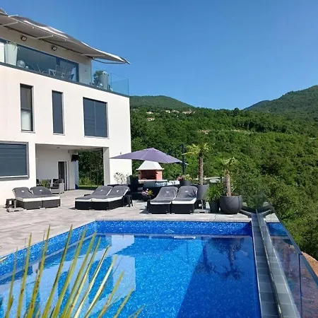 فيلة White Pearl Diamond أوباتيا